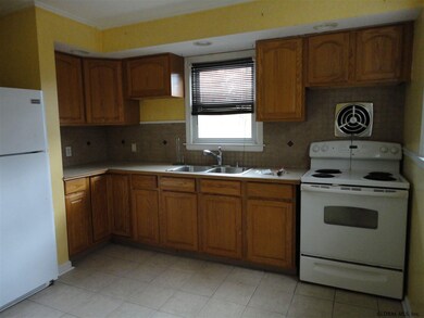 22 Wedgewood Ave, Schenectady, NY 12303 - photo 3