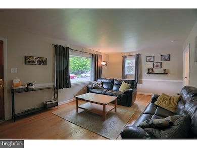 217 W 40th St, Reading, PA 19606 - photo 4