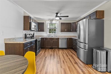 1072 5th St NE, Hickory, NC 28601 - photo 5