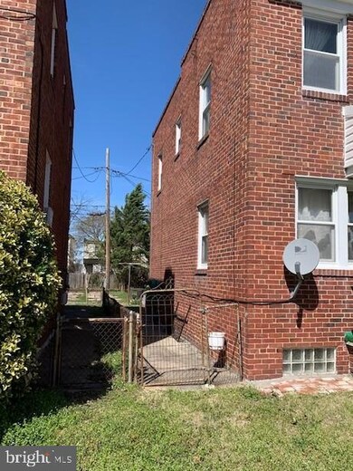 822 Dumbarton Ave, Baltimore, MD 21218 - photo 4
