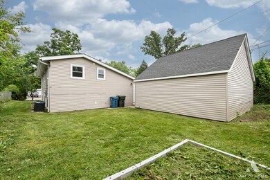 425 Blackhawk Ave, Carpentersville, IL 60110 - photo 5