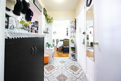 1506 Overing St unit 6-C, Bronx, NY 10461 - photo 3