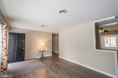 1428 Thies Dr, Pasadena, MD 21122 - photo 3