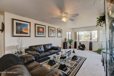 005_Living Room