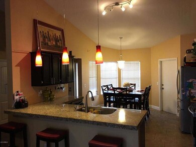 Eat-in Kitchen