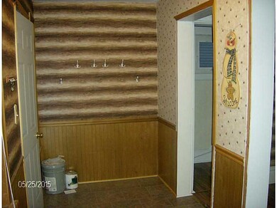 Entry/Foyer.
