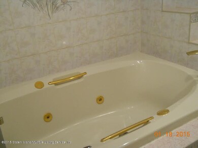 276 Ada Dr, Staten Island, NY 10314 - photo 3