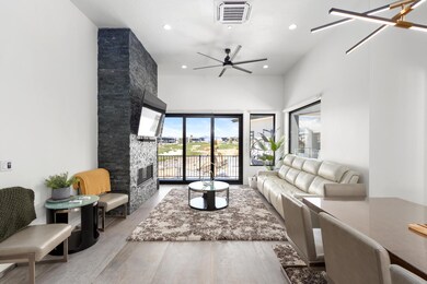 1518 Torrey Pines Road-large-012-005-041