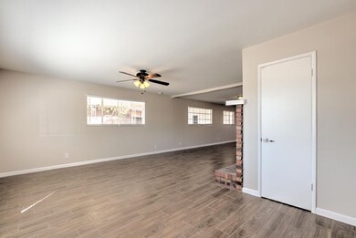 241 N Williams-8