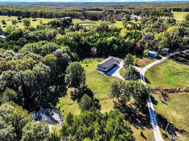 6 Cindy Dr, Luebbering, MO 63061 - photo 3