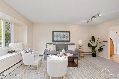 Living Room-20210831-7610