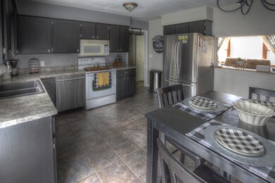 8-Kitchen