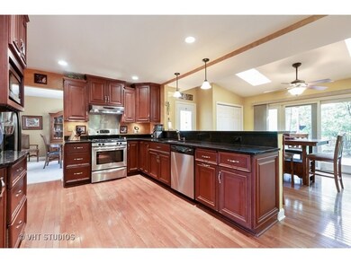 310 Devlin Ct, Naperville, IL 60565 - photo 4