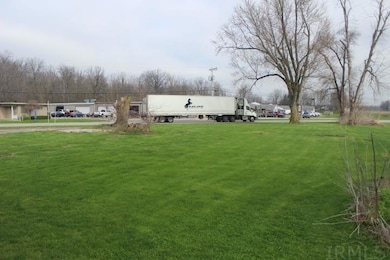 927 W Walnut St, Albany, IN 47320 - photo 2