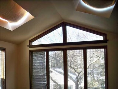 Bedroom Third bedroom / enclosed porch provides gr