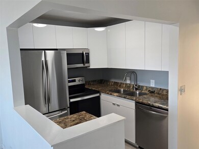 98 Northampton E unit 980, West Palm Beach, FL 33417 - photo 5