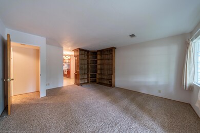 1610 Pleasant St-12