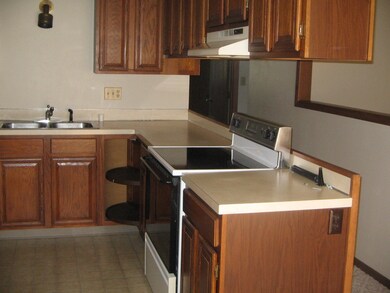 Johnson 1421 kitchen<|><|>