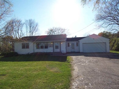 5114 S Driftwood Dr, Janesville, WI 53546 - photo 2