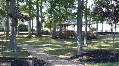 14860 Buckingham Ct, Swan Point, MD 20645 - photo 6