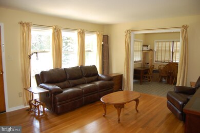 6422 Sunset Dr, Frederick, MD 21702 - photo 3