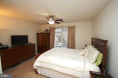 25842 Donegal Dr, Chantilly, VA 20152 - photo 4