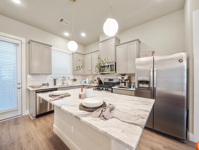 9019 Lonestar Creekbend Ln, Houston, TX 77080 - photo 5