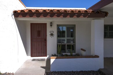 FRONT DOOR 01 - 83U2430