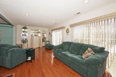 40 Phoenix Ct, Tinton Falls, NJ 07712 - photo 4