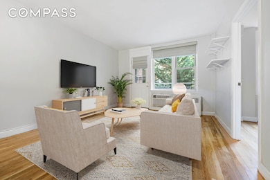 The Raymont unit 7G, Bronx, NY 10463 - photo 2