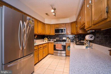 56 Thoreau Dr, Plainsboro, NJ 08536 - photo 5