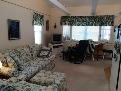 Living Room. Looking into living...