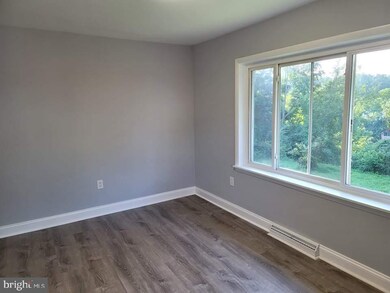 7109 Hastings Dr, Capitol Heights, MD 20743 - photo 4