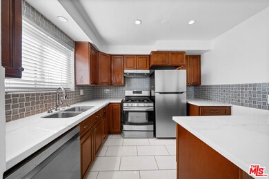 148 S Reeves Dr unit 4, Beverly Hills, CA 90212 - photo 7