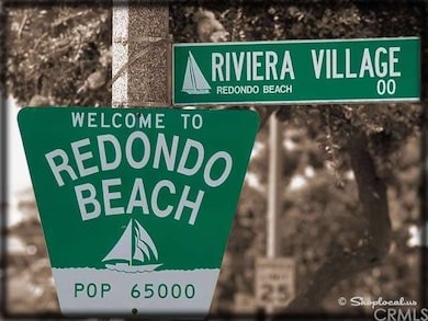 Stroll to shops, The Village and the beach