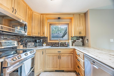 204 Oxbow Cir, Oxbow, ND 58047 - photo 3