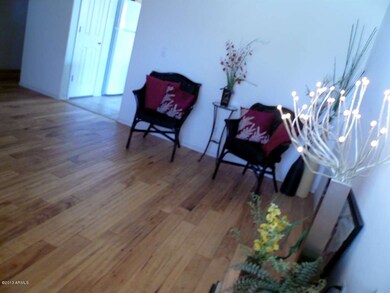 Thuy Living 2