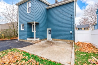 2127 Marlindale Rd, Cleveland, OH 44118 - photo 7