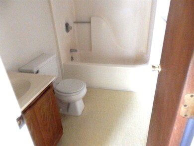 128 Windsor Ct, Jacksonville, NC 28546 - photo 6