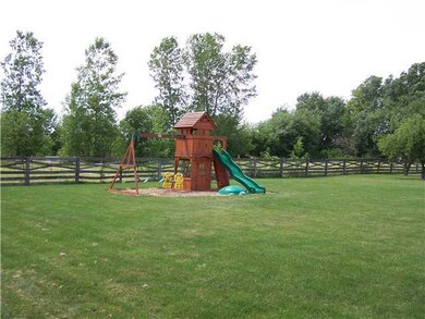 4051 Alton Darby Creek Rd, Hilliard, OH 43026 - photo 2