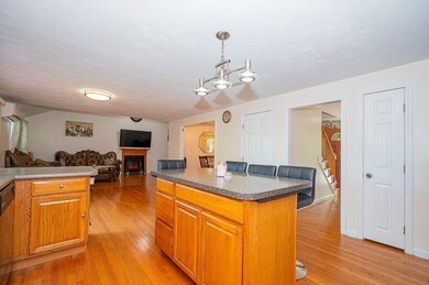 2 Weetamoe St, Worcester, MA 01602 - photo 7