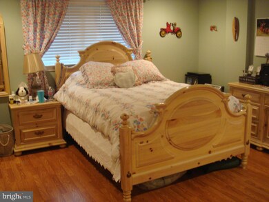 9109 Santayana Dr, Fairfax, VA 22031 - photo 5