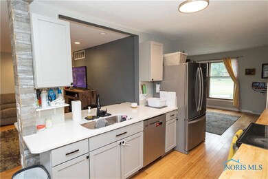 1121 Inverness Dr, Findlay, OH 45840 - photo 6