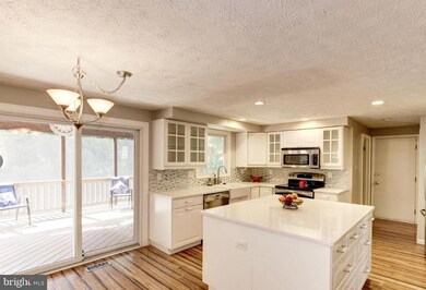 20341 Watkins Meadow Dr, Germantown, MD 20876 - photo 6