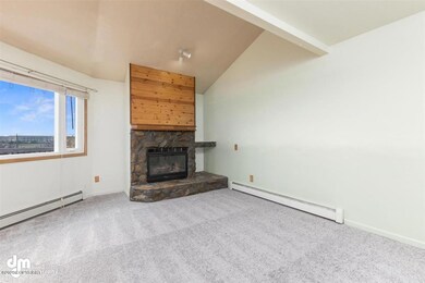 28-Living Room 20200625-DW-6814