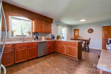 1410 Beverly Ave, Shelby, NC 28152 - photo 4