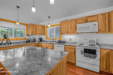 18213 N Cedar Grove Ln-10