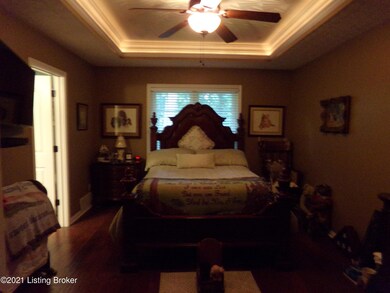 7008 Catalpa Springs Dr, Louisville, KY 40228 - photo 4