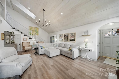 1042 1st St NE, Hickory, NC 28601 - photo 5