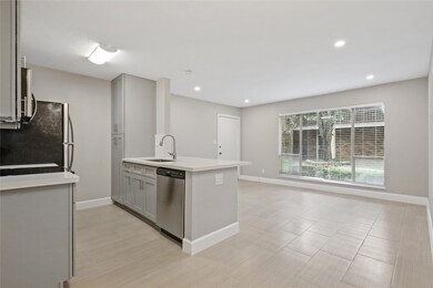 2201 Fountain View Dr unit 45, Houston, TX 77057 - photo 2